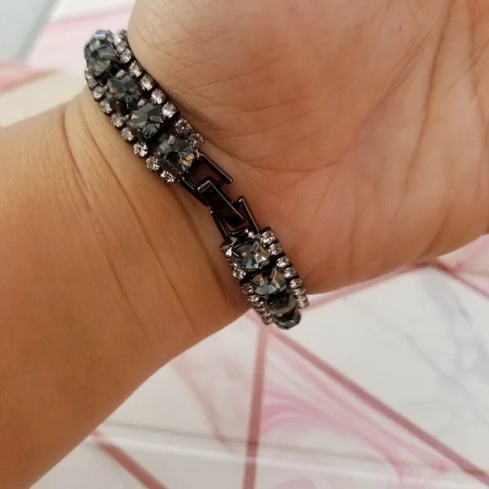 Black gemstones with rhinestones lightweight tennis bracelet. - Picture 5 of 10